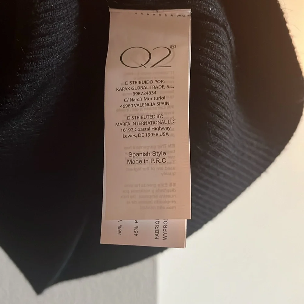 O2 Turtle Neck Tank - Picture 5 of 6